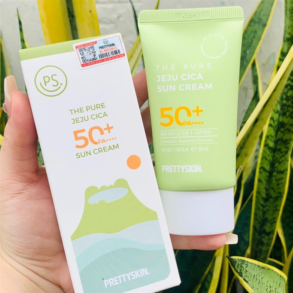 Nước tẩy trang rau má Prettyskin The Pure Jeju Cica Cleansing Water