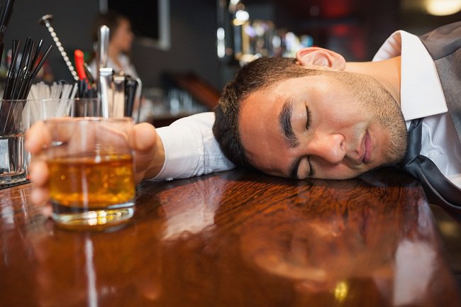 
                        Rượu bia ngày tết và 9 nguy cơ gây hại cho sức khỏe khó lường
                     1
