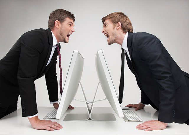 
                        Phải làm gì khi mối quan hệ giữa nhân viên và sếp căng thẳng?
                     1