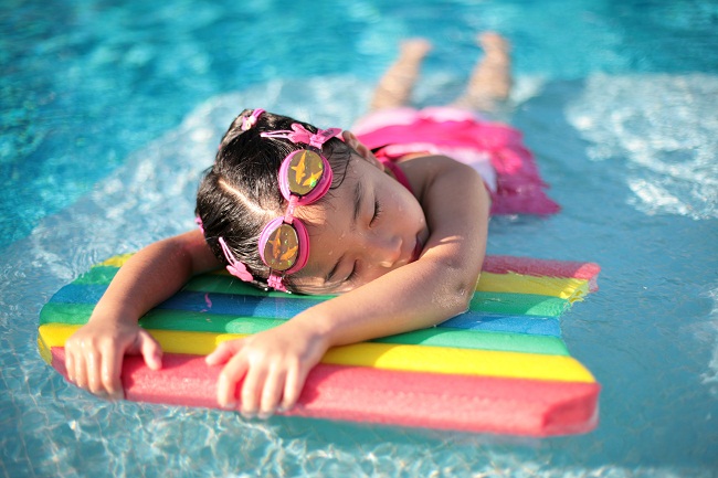 
                        10 lý do bạn nên đăng ký một khóa tập bơi trong mùa hè này
                     2