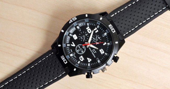 
                        Bạn đã biết cách đeo đồng hồ sao cho đẹp chưa?
                     2