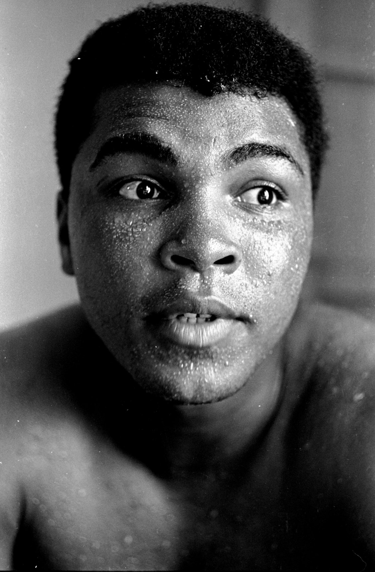 
                        11 câu nói truyền cảm hứng của tay đấm huyền thoại Muhammad Ali
                     3