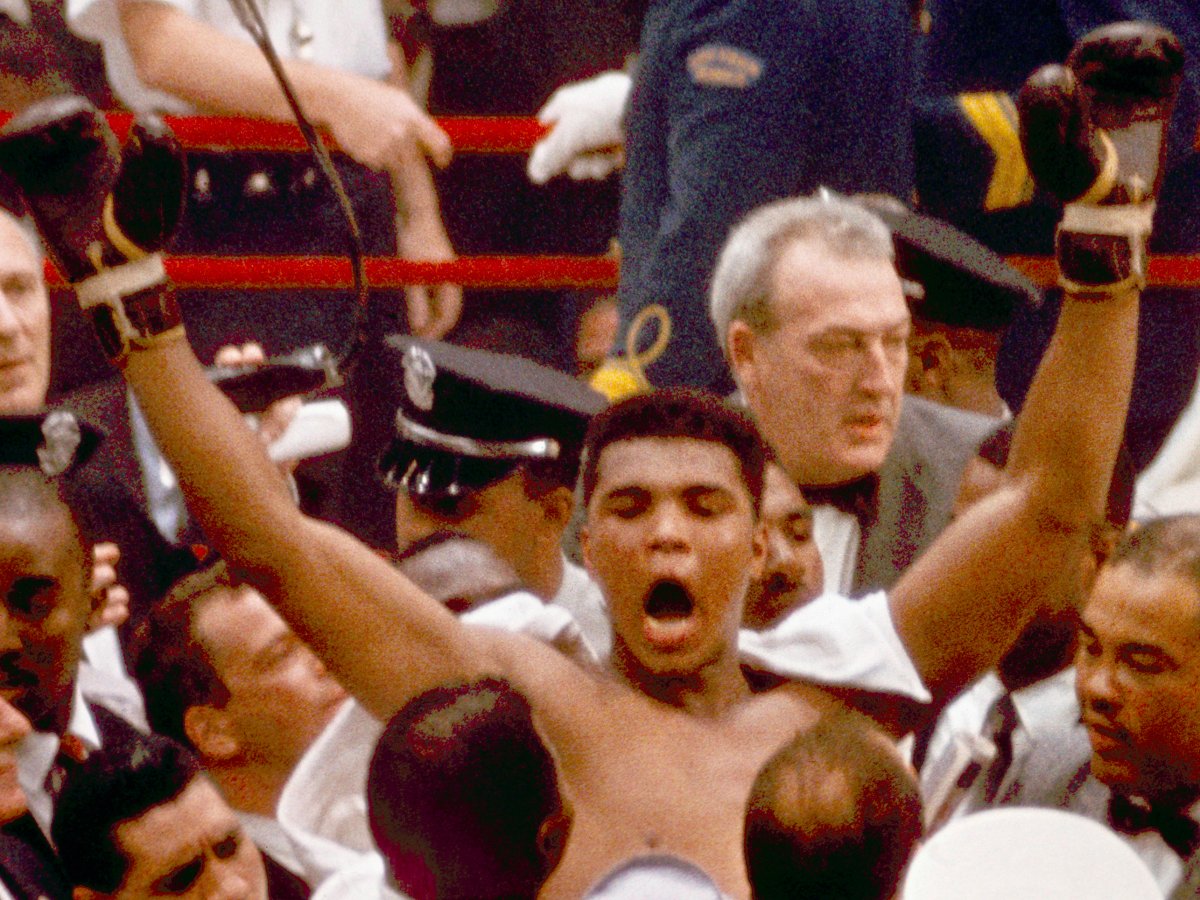 
                        11 câu nói truyền cảm hứng của tay đấm huyền thoại Muhammad Ali
                     4