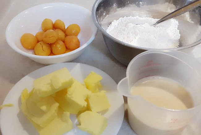 
                        Cách làm bánh Trung thu nhân kim sa trứng muối
                     0