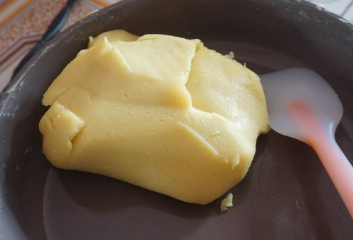 
                        Cách làm bánh Trung thu nhân kim sa trứng muối
                     2