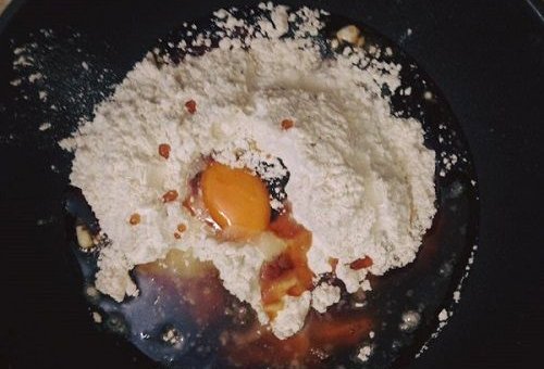 
                        Cách làm bánh Trung thu nhân kim sa trứng muối
                     4