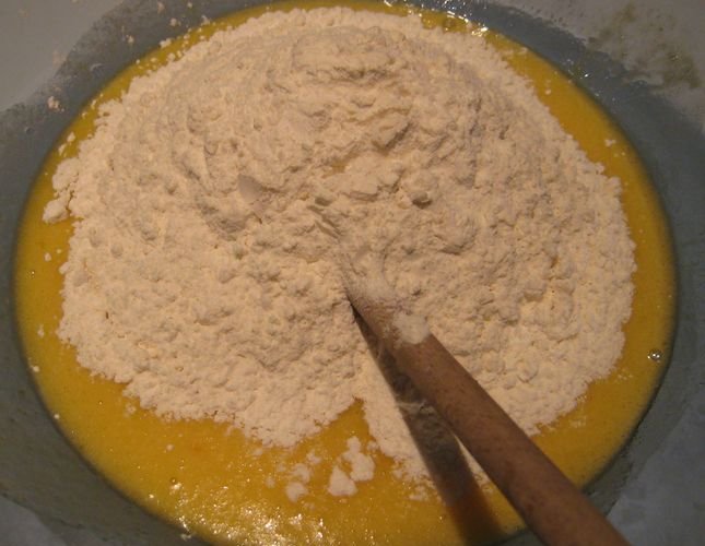 
                        Cách làm bánh Trung thu nướng đơn giản bằng nồi cơm điện
                     1