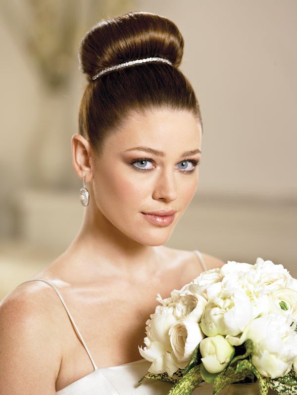 
                        7 kiểu tóc đẹp nhất cho cô dâu trong ngày cưới
                     0