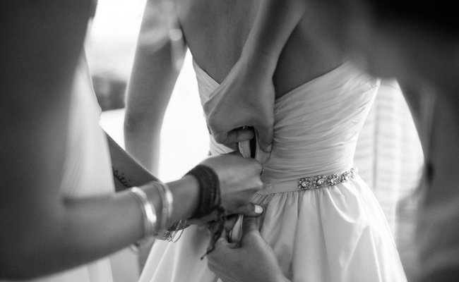 
                        Những điều cô dâu cần chuẩn bị để không gặp sự cố trong đám cưới
                     2