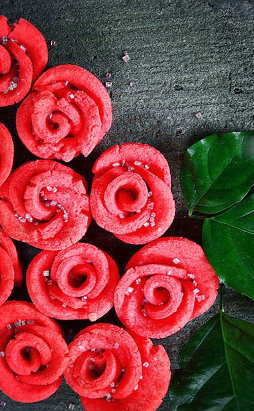 
                        Cách làm bánh quy hoa hồng đơn giản và cực ngon cho ngày Phụ nữ Việt Nam 20 – 10
                     5