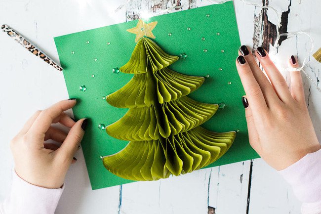
                        Cách làm thiệp Giáng sinh hình cây thông Noel 3D độc đáo
                     13
