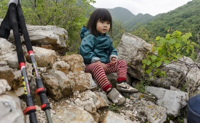 
                        Điều quý giá người cha Trung Quốc đã học được sau chuyến du lịch cùng cô con gái 2 tuổi
                     4