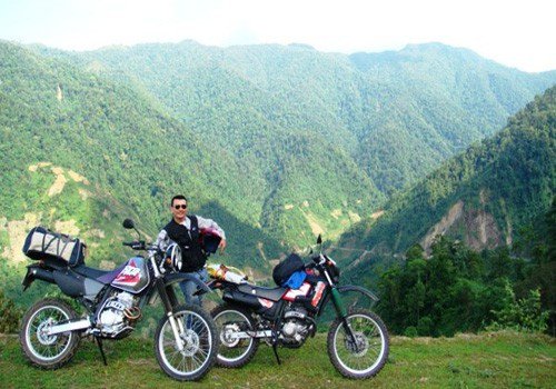 
                        Hành trình khám phá lịch sử và văn hóa Việt Nam bằng xe máy
                     0