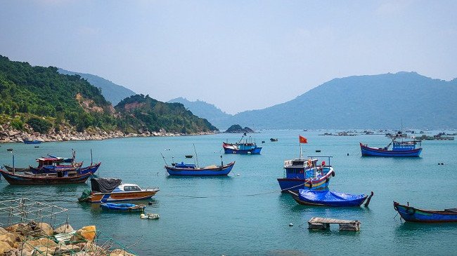 
                        Hành trình khám phá lịch sử và văn hóa Việt Nam bằng xe máy
                     17