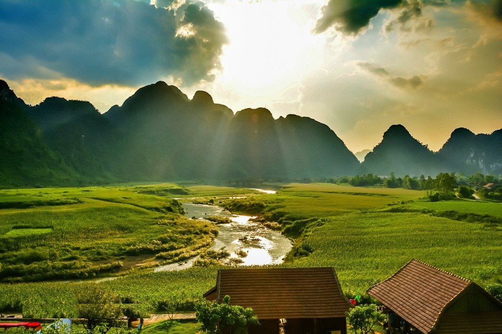 
                        Những địa danh nổi tiếng ở Việt Nam xuất hiện trong phim "Kong: Skull Island"
                     10