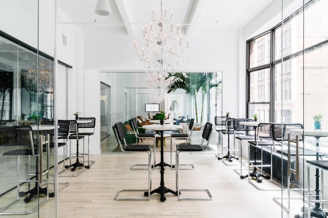 
                        Khám phá bên trong trụ sở mới của startup chuyên thiết kế nội thất Homepolish ở New York
                     0