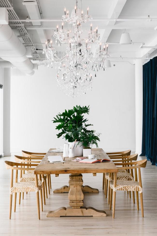 
                        Khám phá bên trong trụ sở mới của startup chuyên thiết kế nội thất Homepolish ở New York
                     10