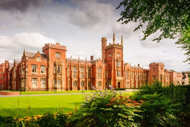 
                        Ngắm nhìn 15 ngôi trường đại học đẹp nhất thế giới
                     8