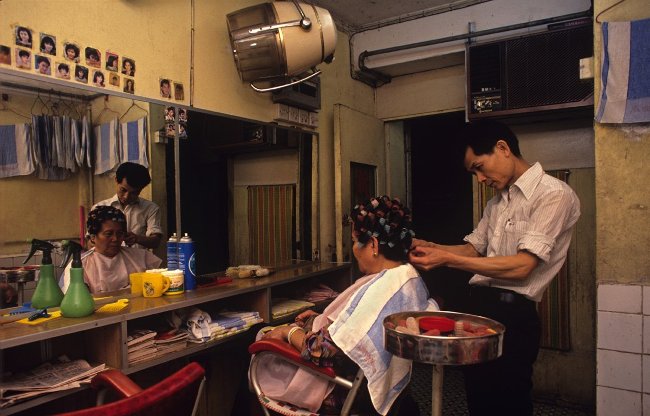
                        Bộ ảnh lột tả cuộc sống của người lao động nghèo ở Hồng Kông vào những năm 90
                     6