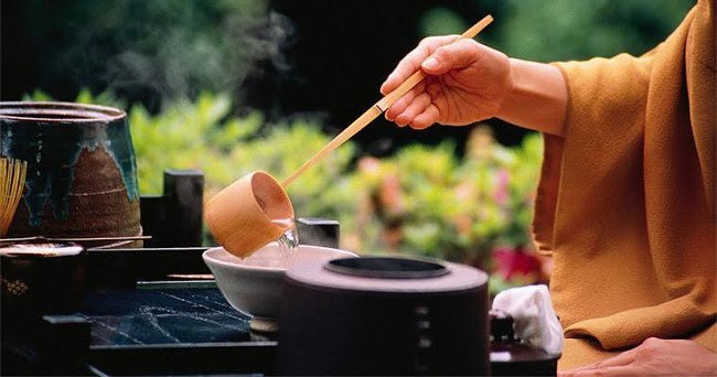 
                        Học cách khiêm nhường trong nghệ thuật thưởng thức trà đạo của người Nhật
                     3