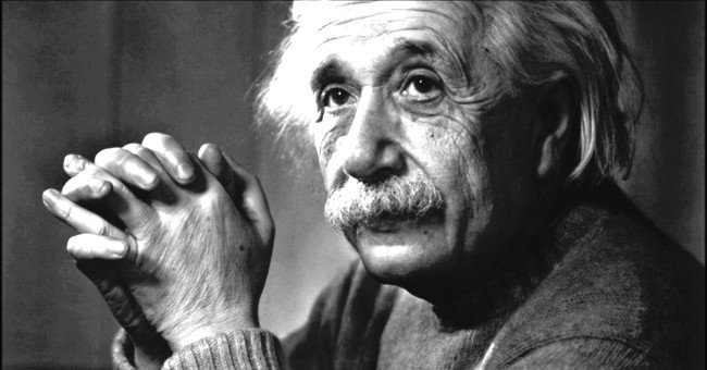 
                        Albert Einstein đánh đổi hạnh phúc để trở thành thiên tài thế giới!
                     2