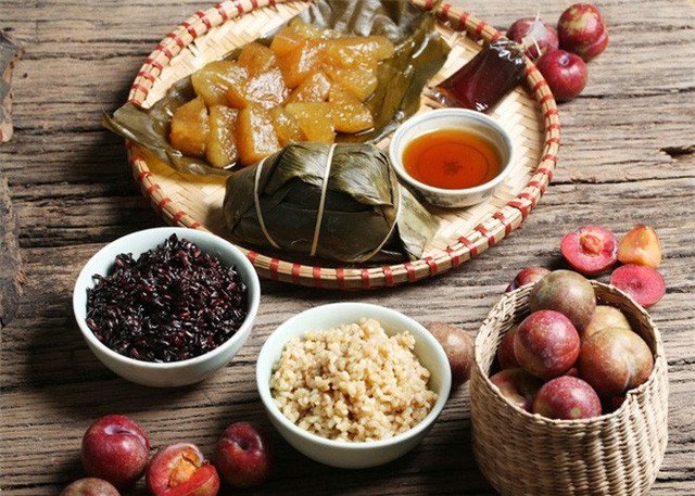 
                        Tết Đoan Ngọ: Nguồn gốc, ý nghĩa và món ăn đặc trưng ở Việt Nam
                     1