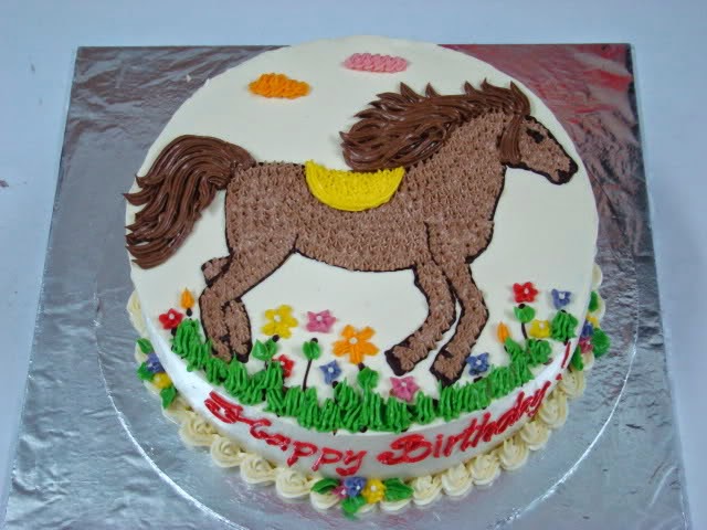 Tổng hợp những bánh sinh nhật hình con ngựa dễ thương cho người tuổi ngọ 12