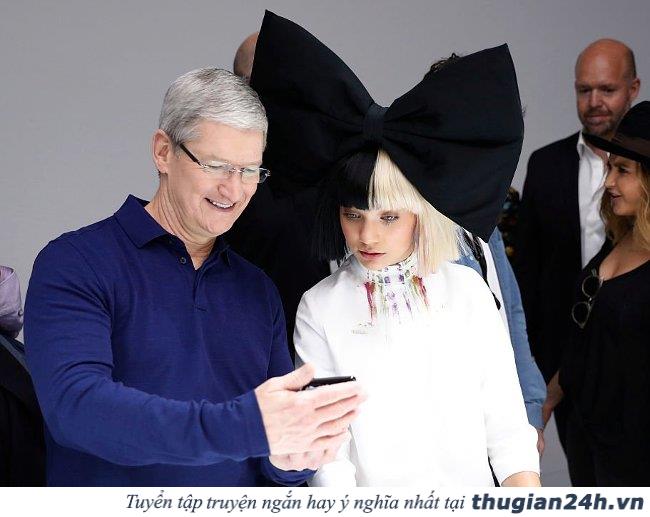 Một ngày làm việc bình thường của CEO Tim Cook - người đàn ông quyền lực đứng sau chiếc iPhone X giá nghìn USD 1