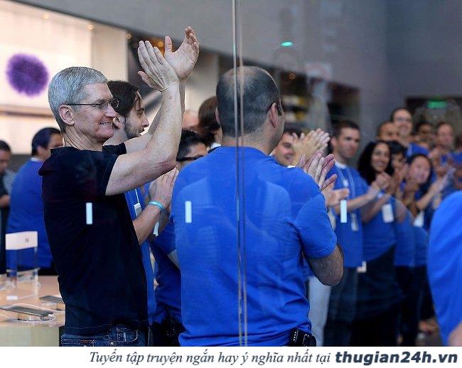 Một ngày làm việc bình thường của CEO Tim Cook - người đàn ông quyền lực đứng sau chiếc iPhone X giá nghìn USD 7