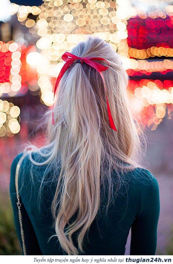 5 kiểu tóc vừa xinh vừa hợp để đi chơi Noel mà cô nàng nào cũng 
